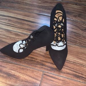 Elegant pointy high heels size 6 1/2